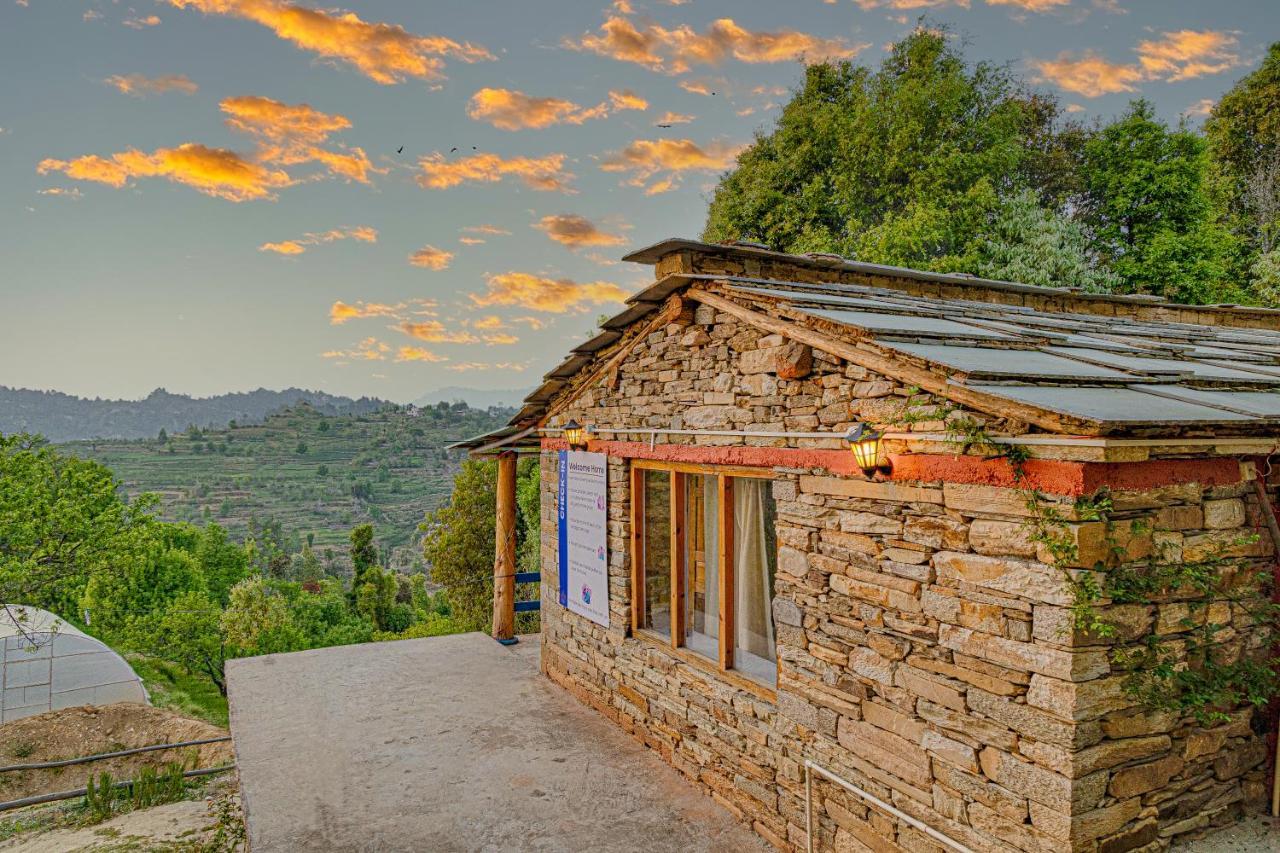 Saffronstays El Sueno, Mukteshwar -Villa Serving Pahadi Meals Kültér fotó
